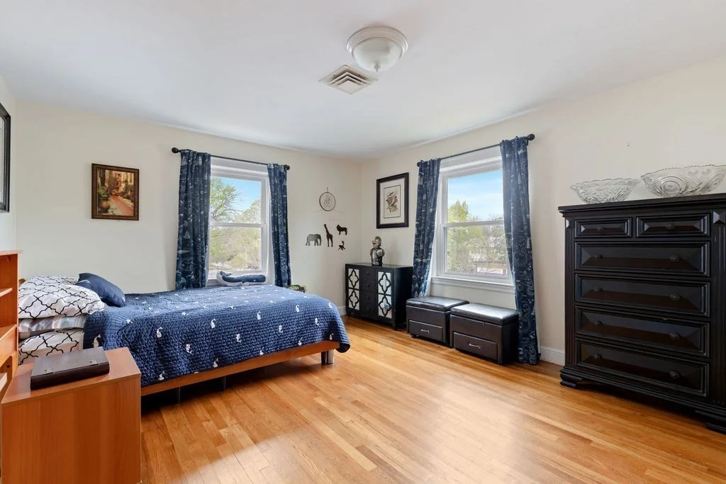 542 Commonwealth Ave, Newton