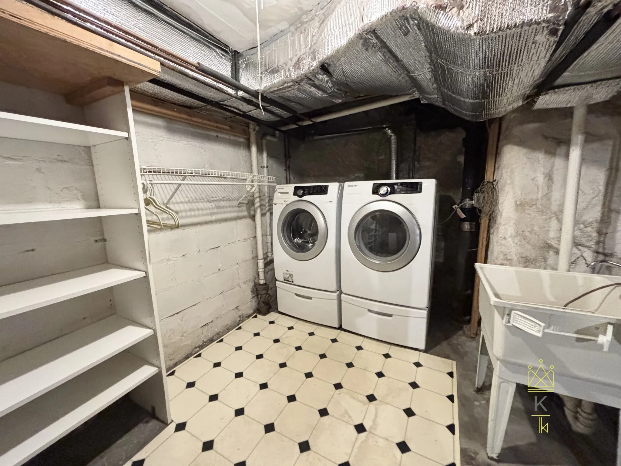 33 Clearwater Rd, Chestnut Hill