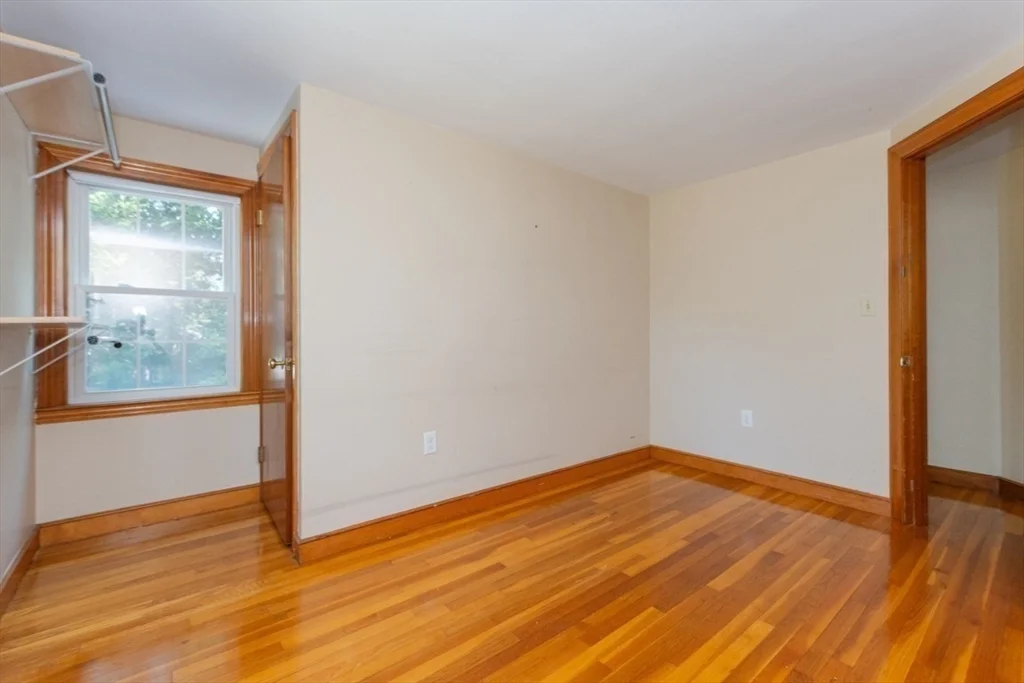 15 Lexington St, Burlington