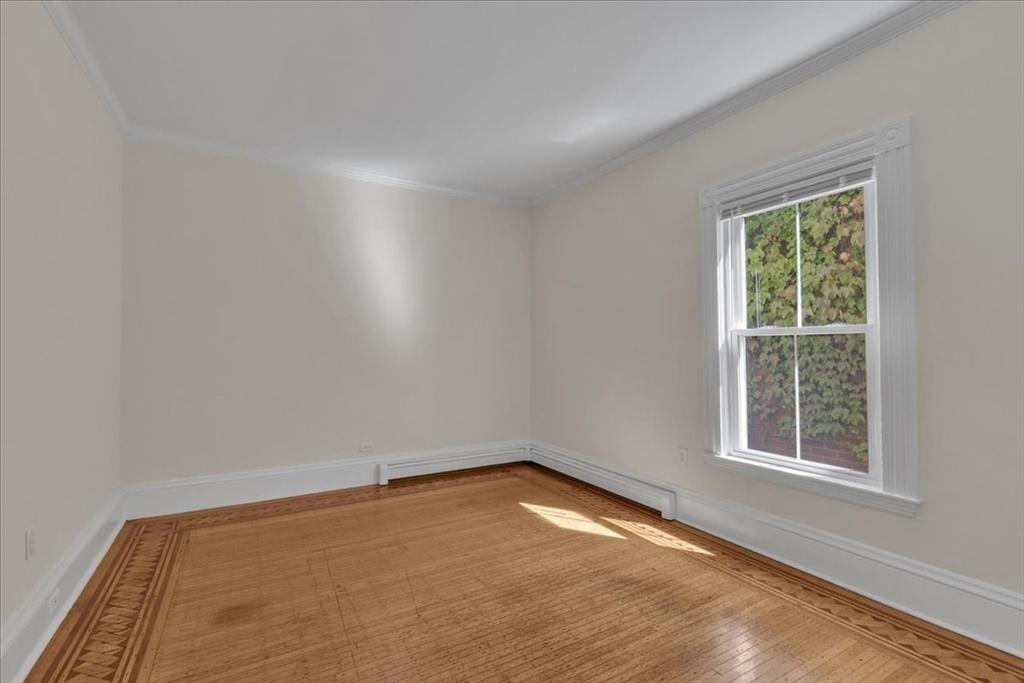 325 Western Ave, Riverside