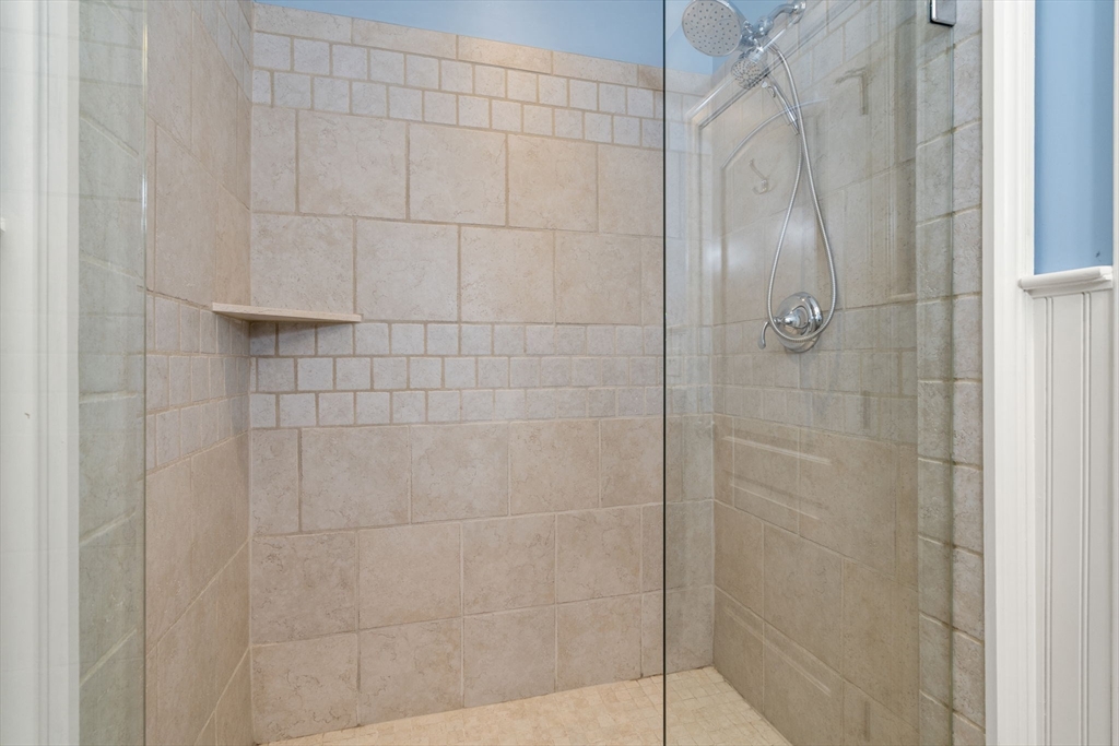 192 W 6th St, South Boston