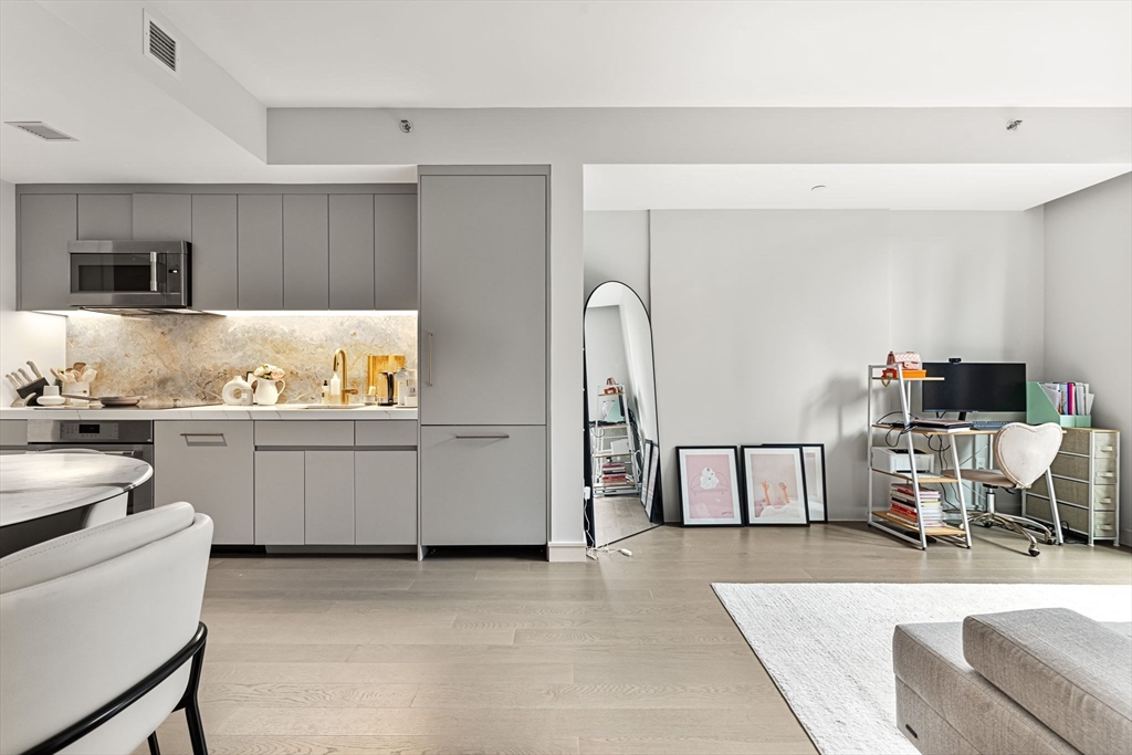 55 Lagrange, Downtown