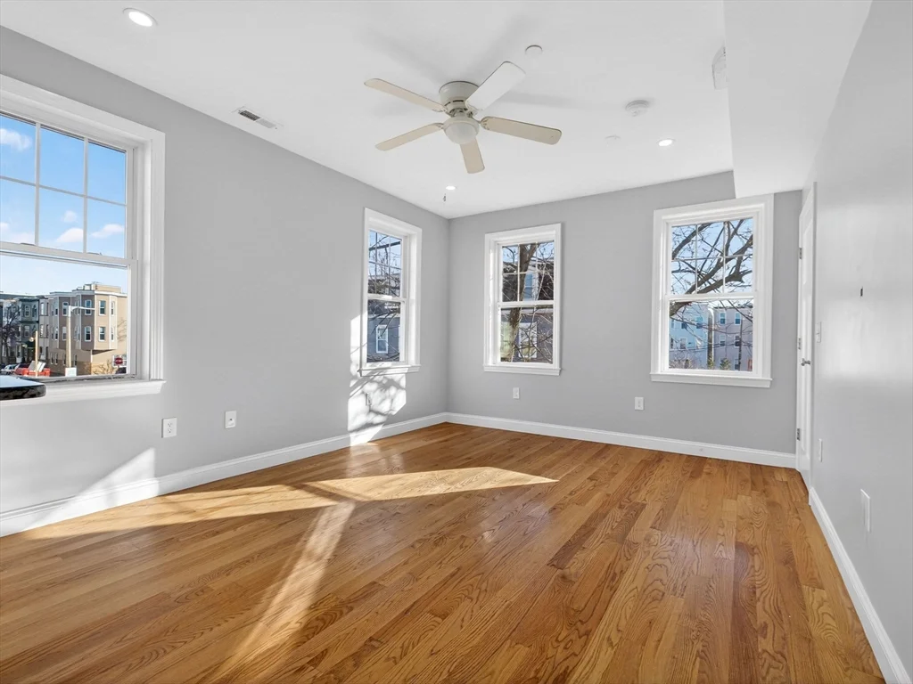 238 Havre St, East Boston