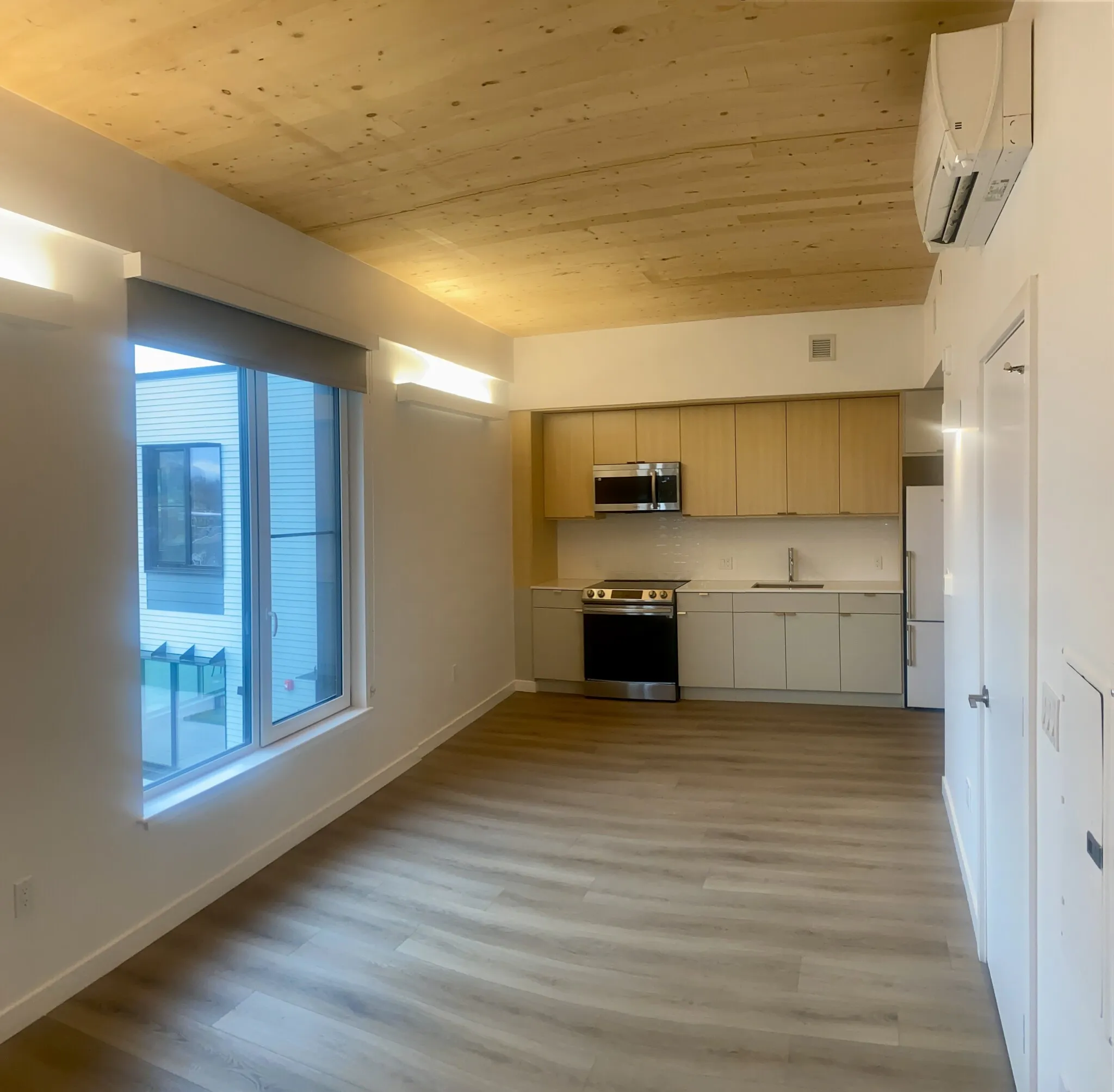 154 Broadway, East Somerville