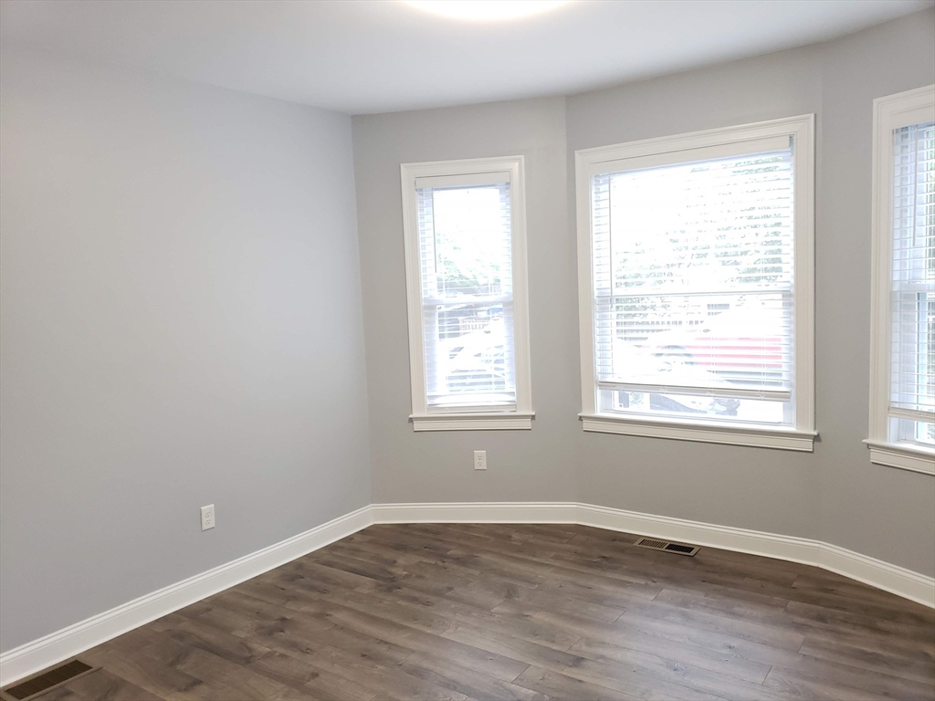 119 West Adams St, Tufts University