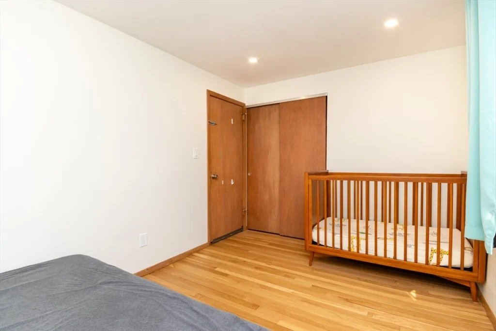 22 Livoli Rd, Framingham