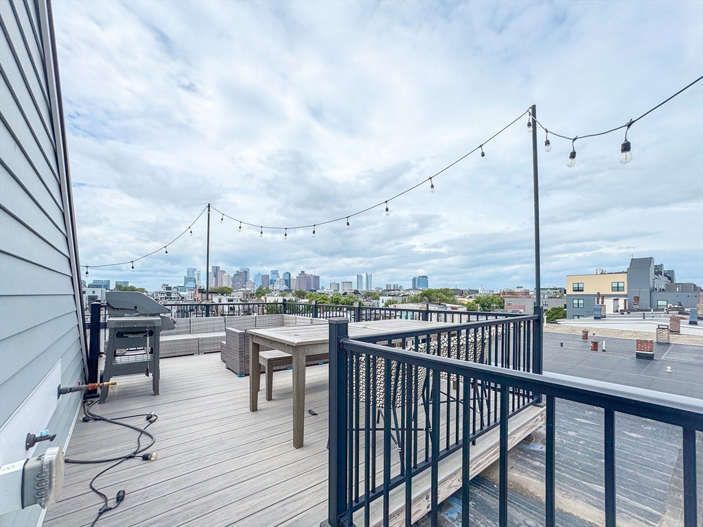 231 Maverick St, East Boston