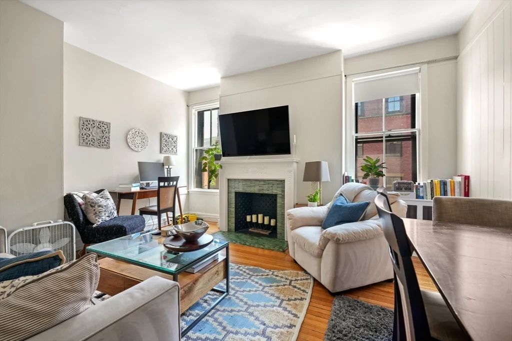 14 Gloucester St, Back Bay