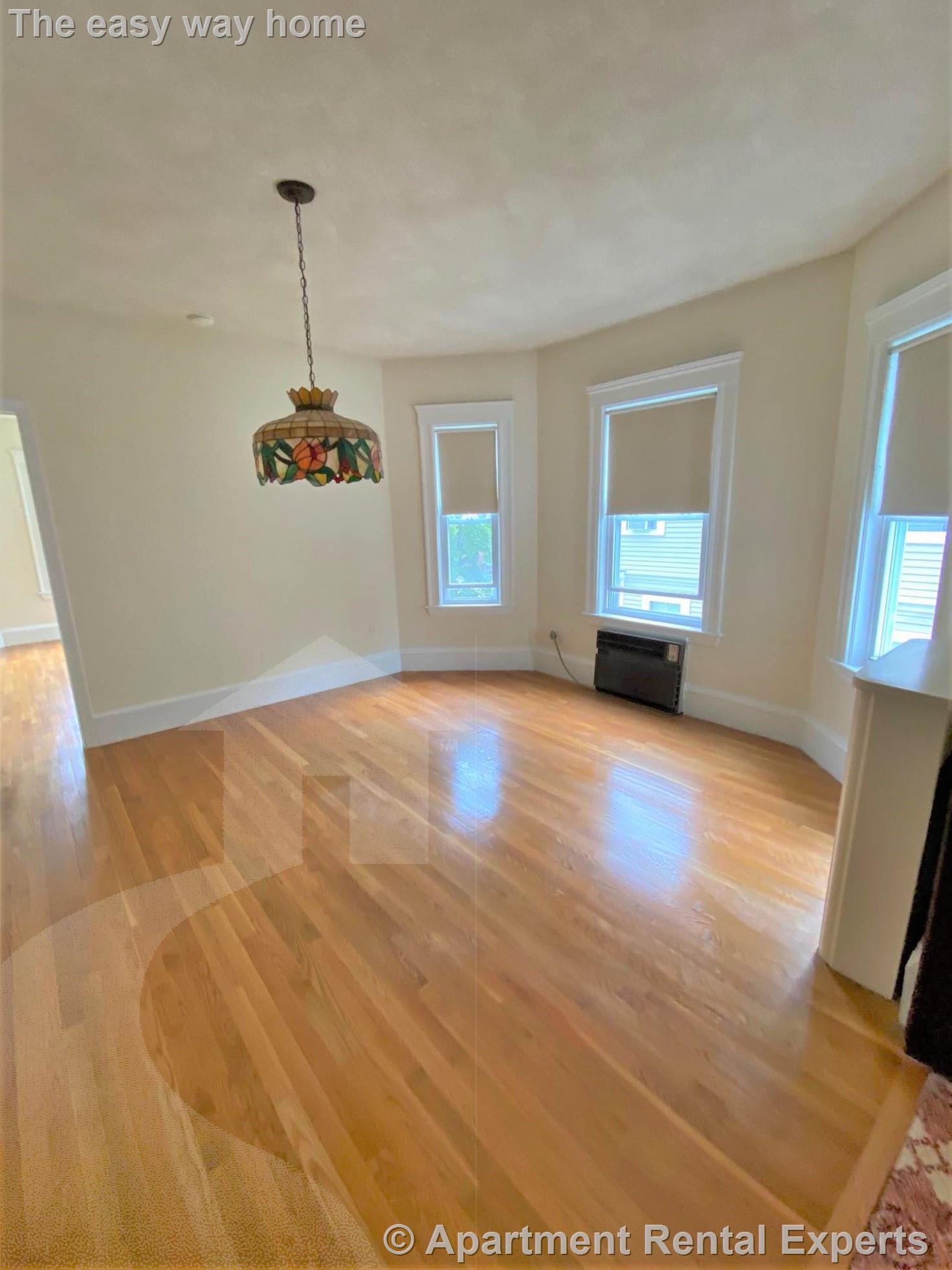 186 Powderhouse Blvd, Teele Square