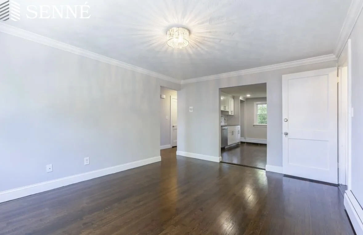 50 Aldrich Rd, Downtown