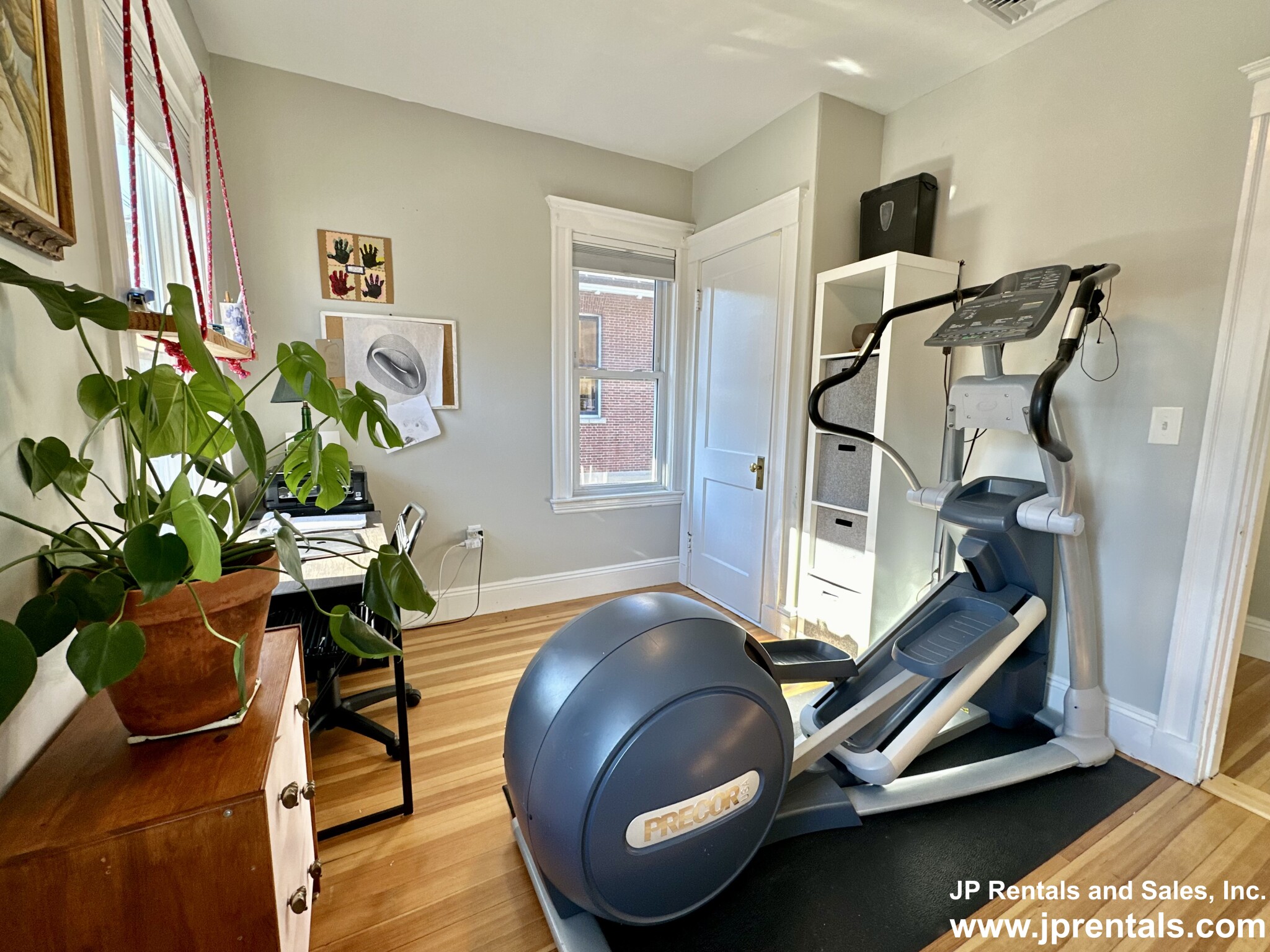 4 bed, 2 bath apartment for rent at 22 Sedgwick St Unit 2, Jamaica Plain — photo 9 of 26