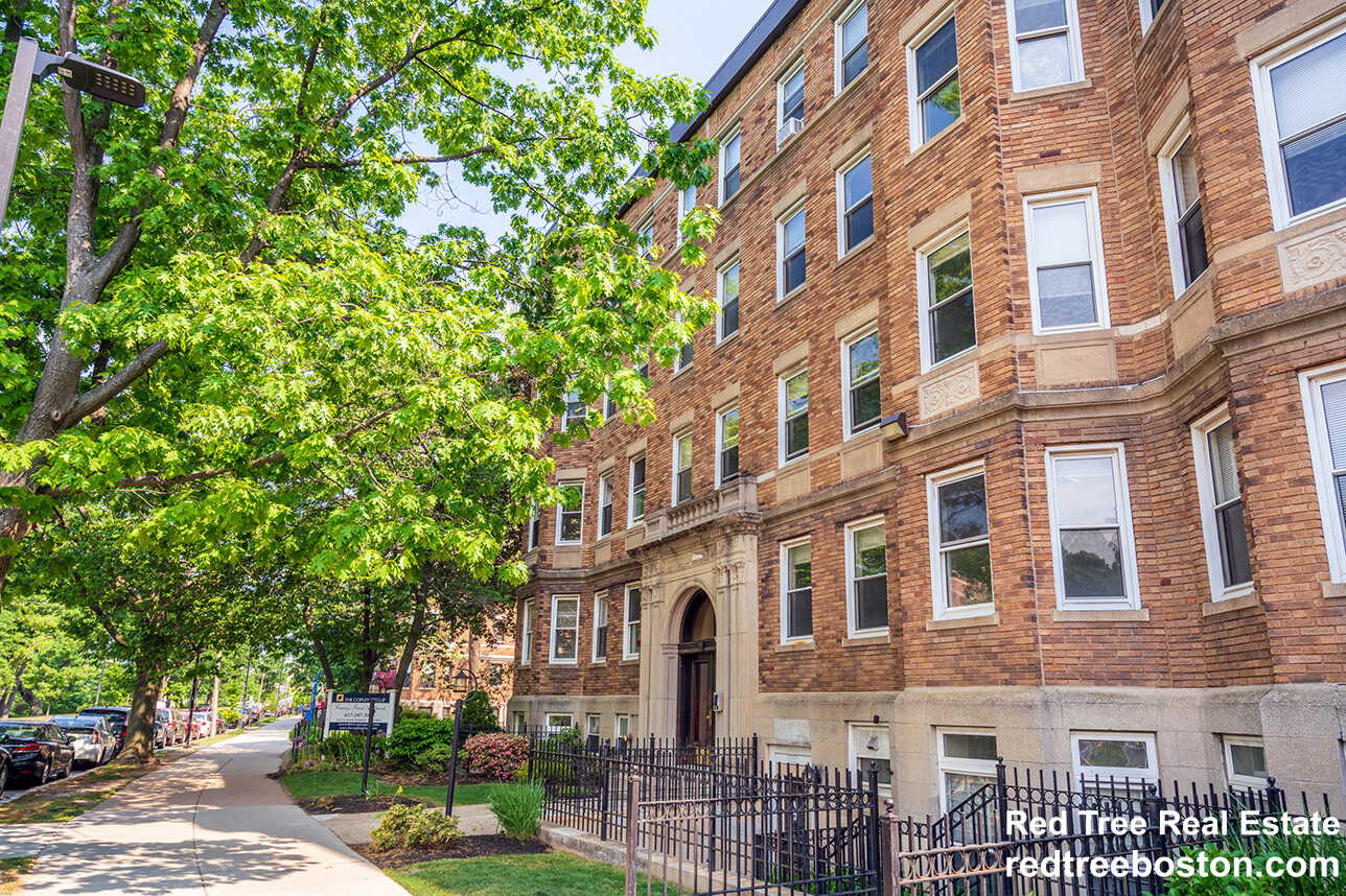 195 Park Dr, Fenway