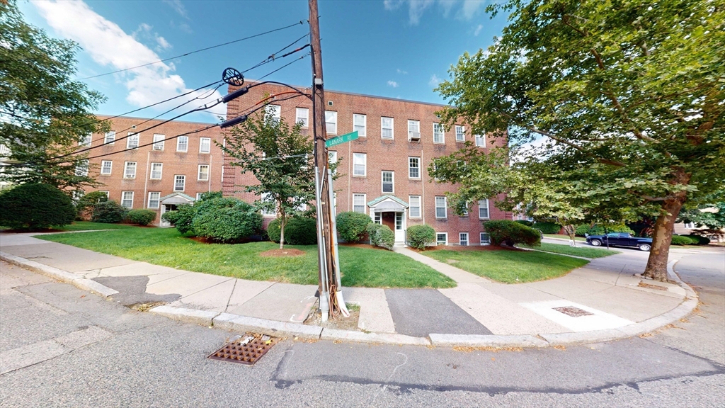 1 Lanark, Brookline