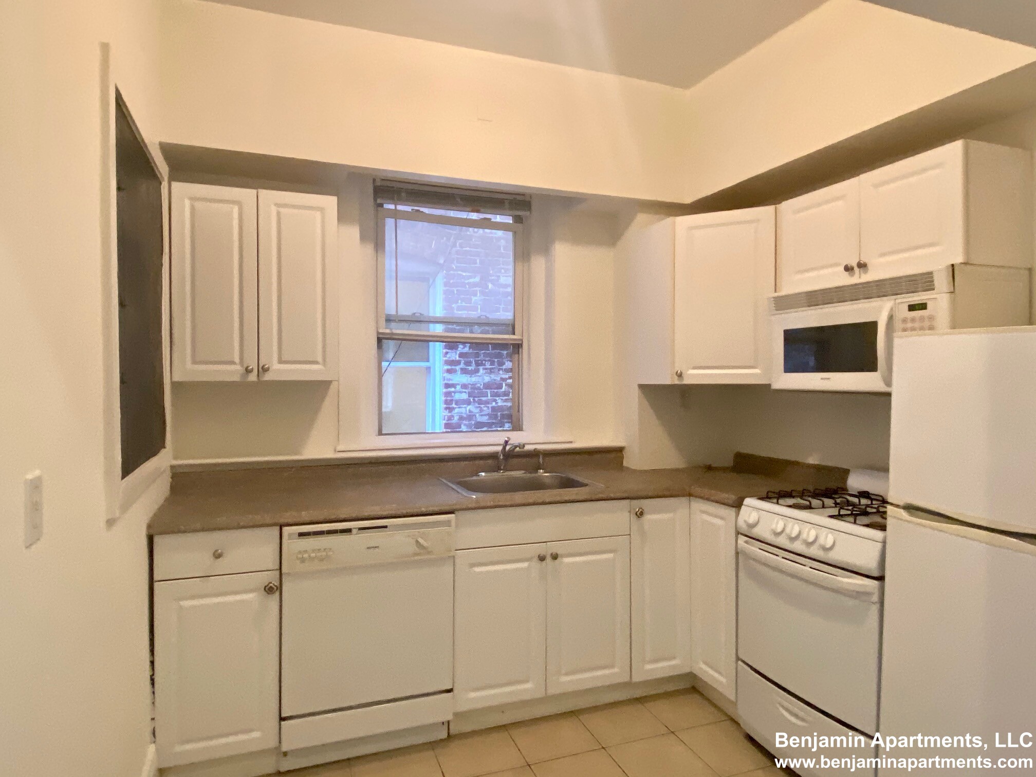 71 Brighton Ave, Allston