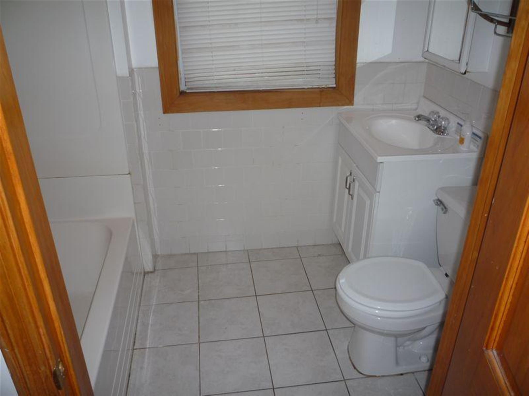 3 bed, 1 bath apartment for rent at 14-16 Clark St Unit 1, Union Square — photo 8 of 14