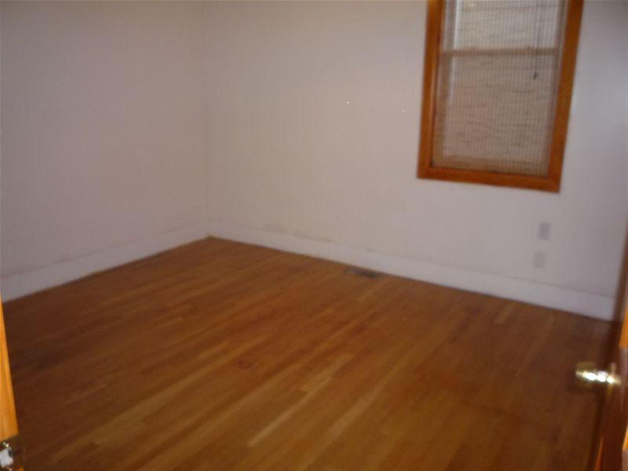 3 bed, 1 bath apartment for rent at 14-16 Clark St Unit 1, Union Square — photo 9 of 14