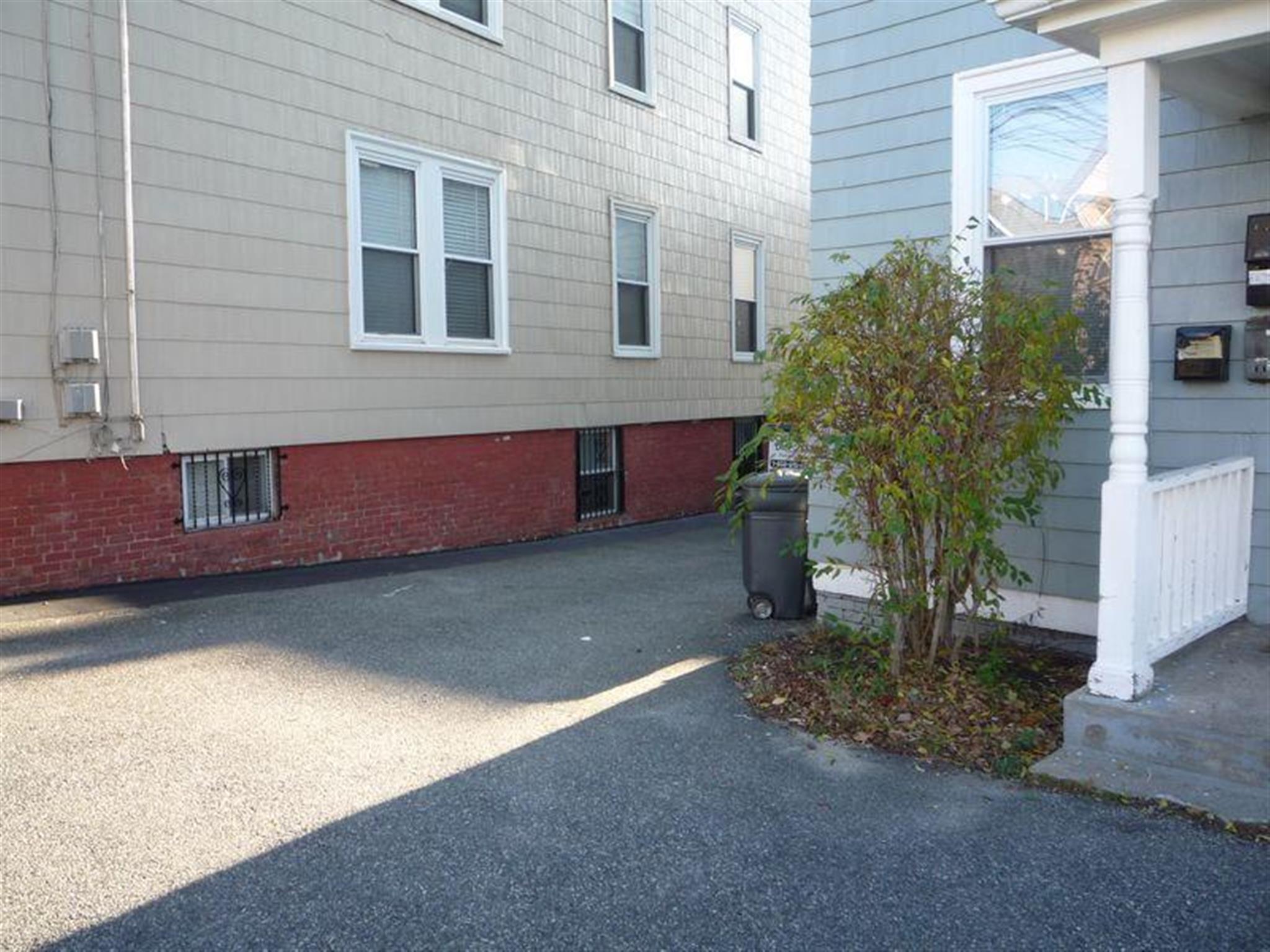 3 bed, 1 bath apartment for rent at 14-16 Clark St Unit 1, Union Square — photo 13 of 14