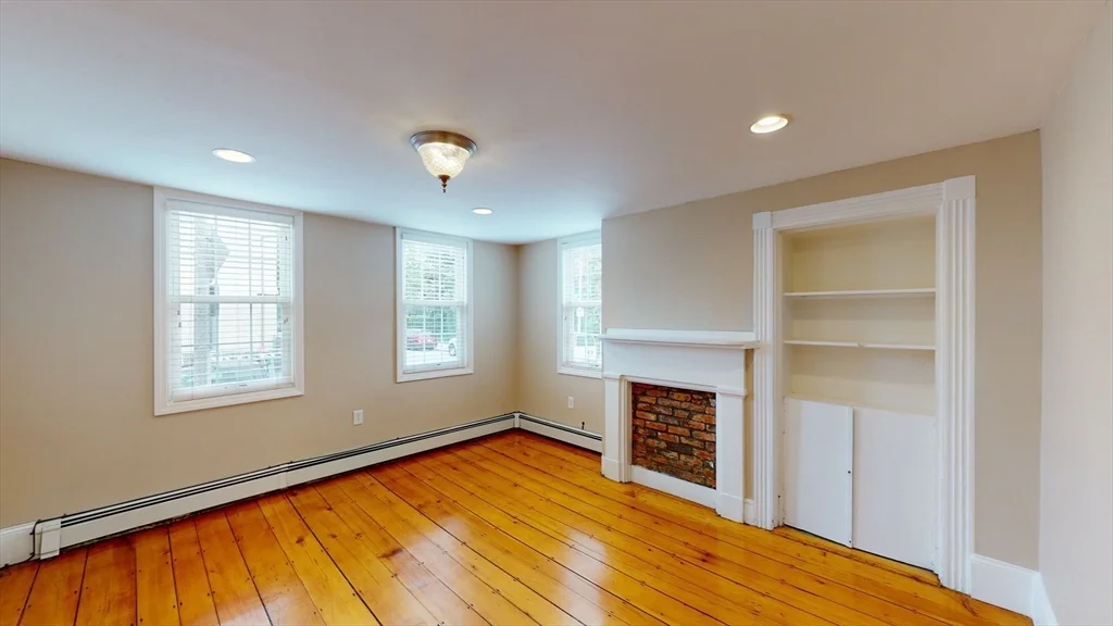 101 Baxter St, South Boston