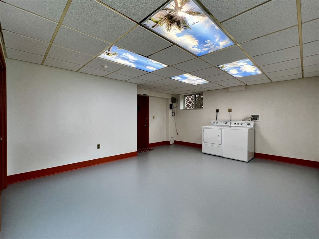 177 R Faneuil St, Oak Square