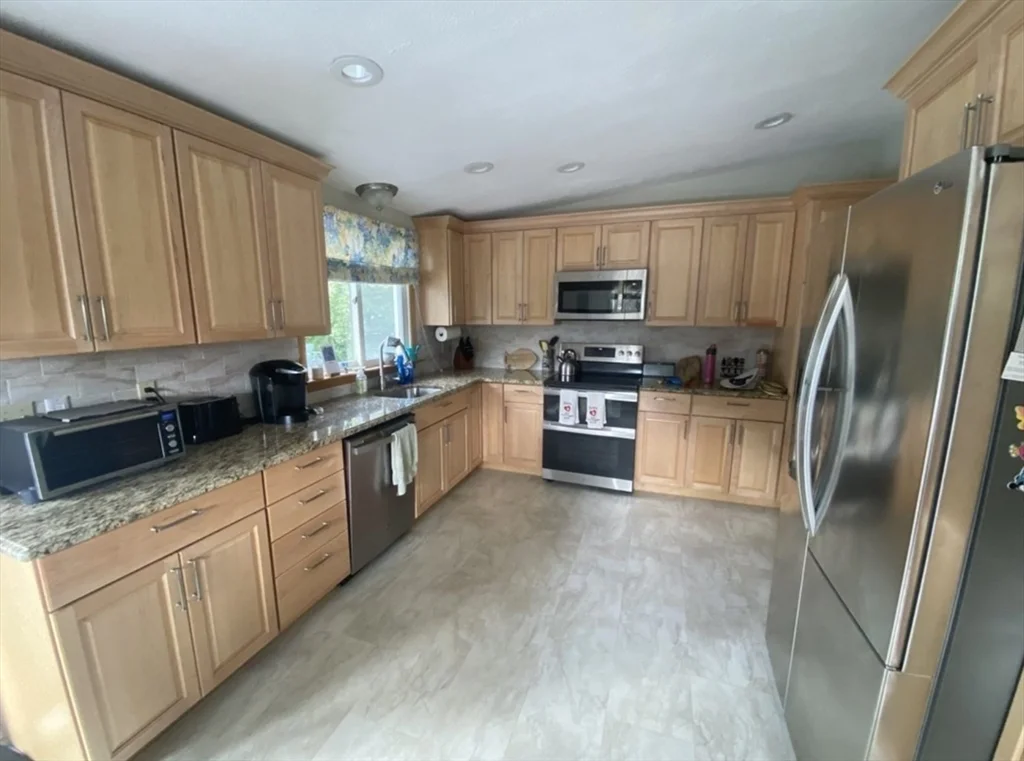 7 Cleveland Rd, Peabody