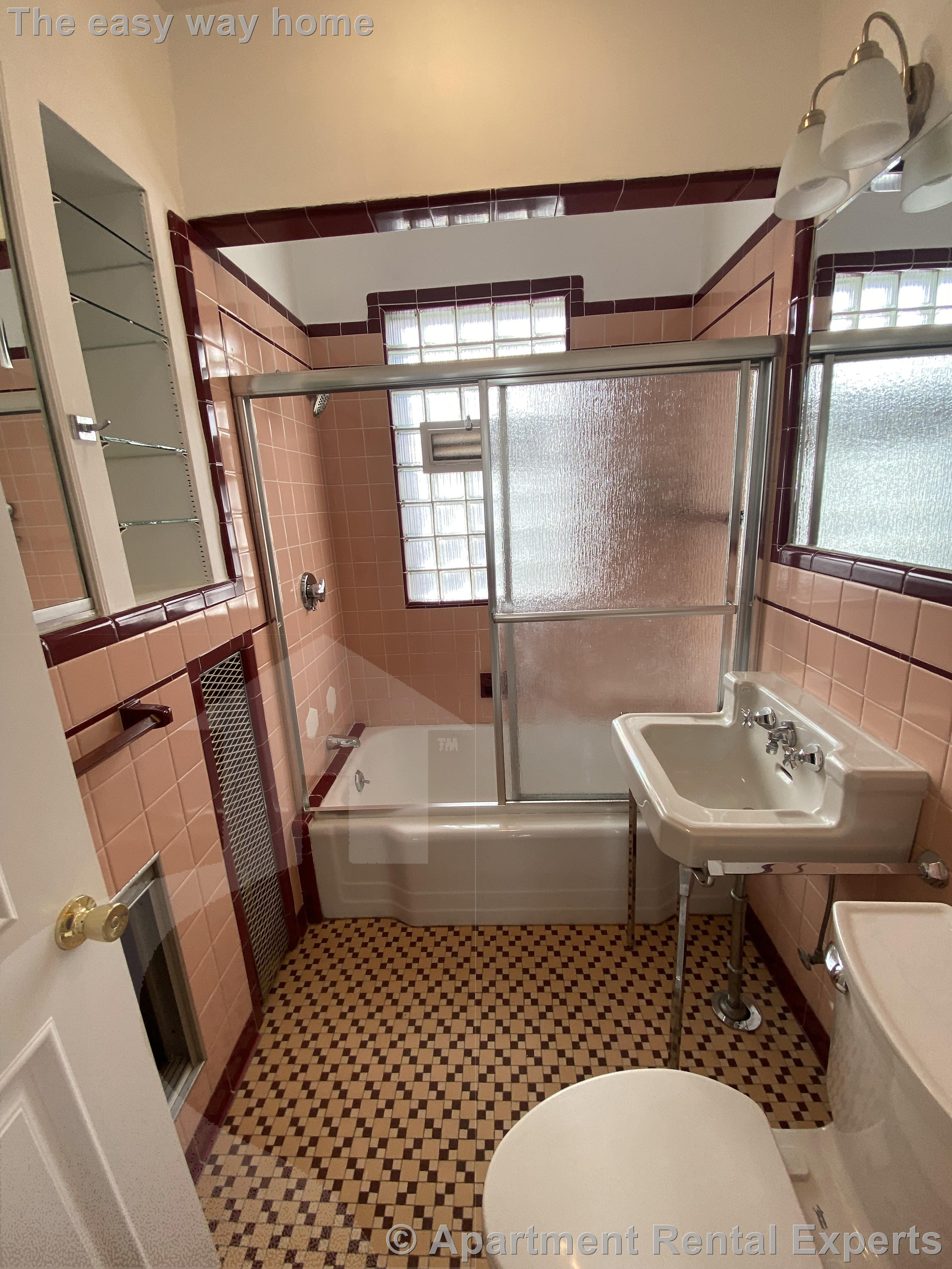 16 Alexander Ave, Medford Square