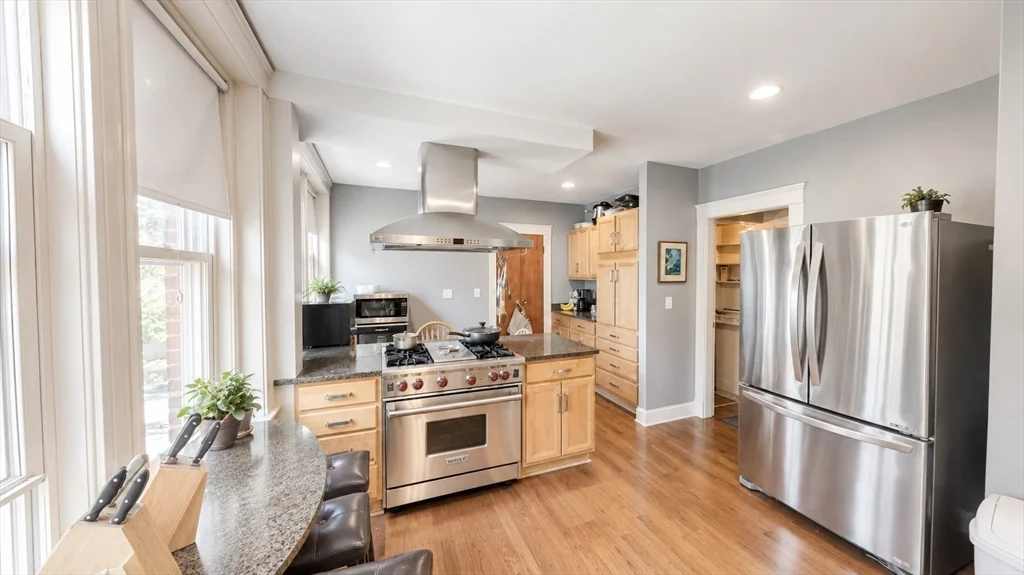70 Winchester St, Coolidge Corner