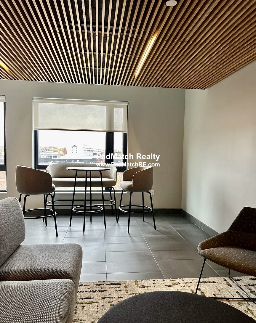 150 Camden St, Roxbury