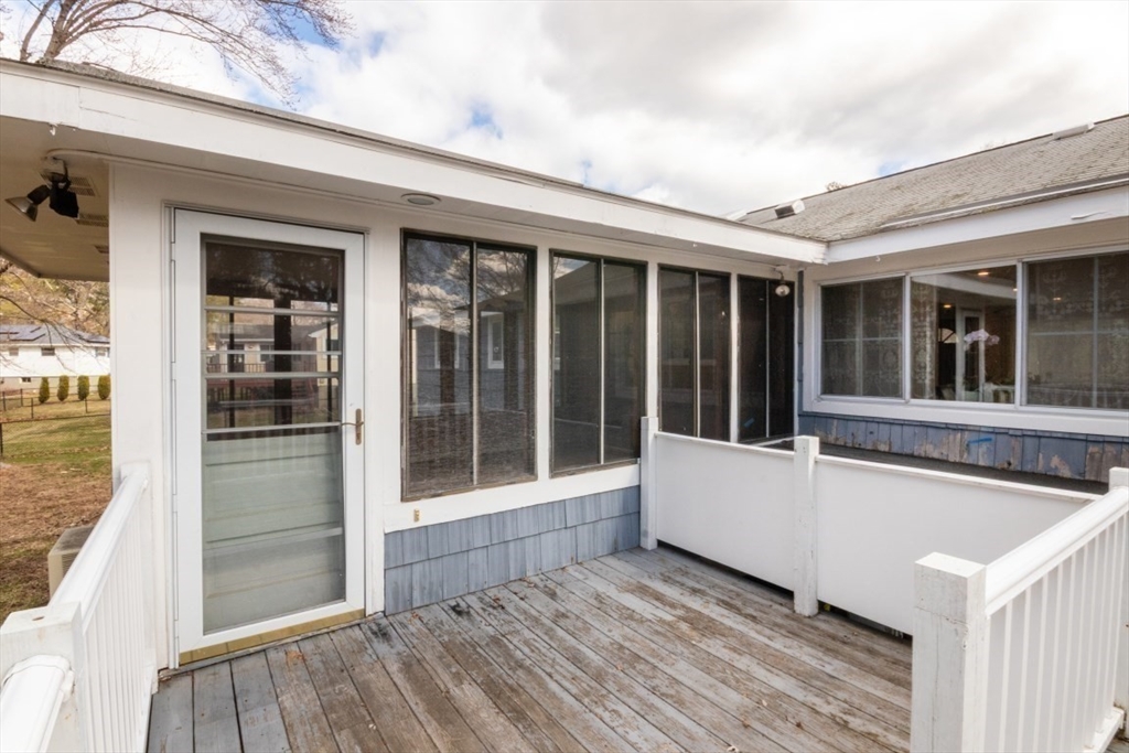 22 Livoli Rd, Framingham