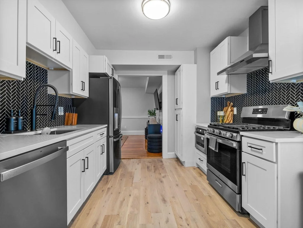 7 Dickson, Teele Square