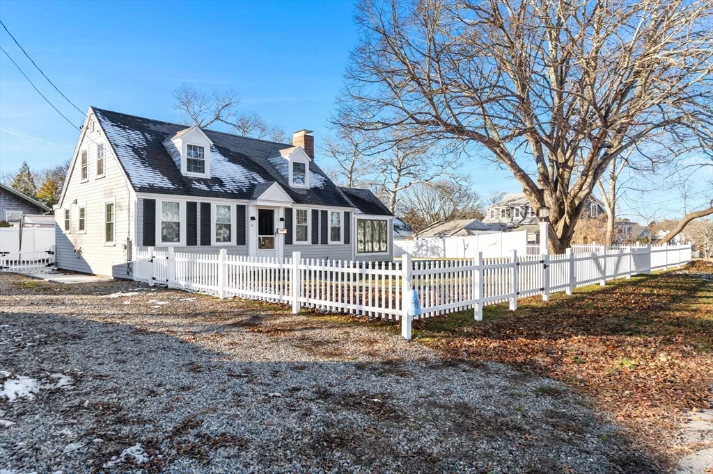 32 Woodside Ave, Wareham