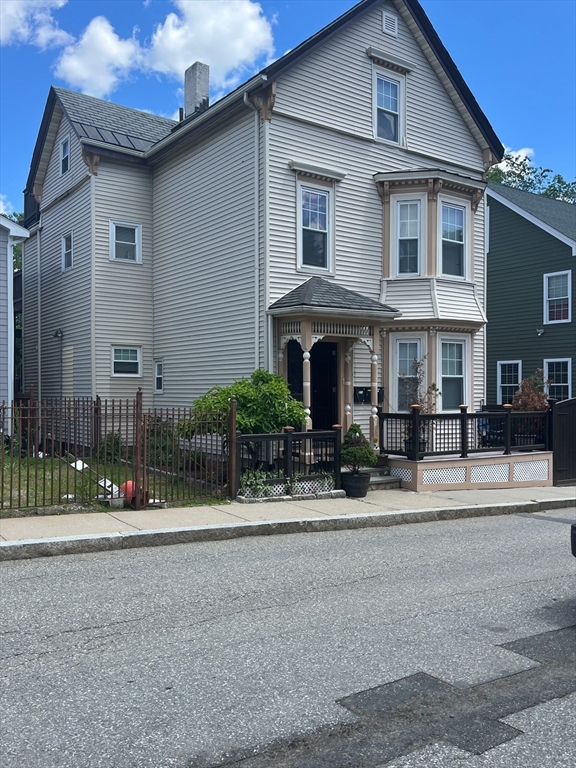 2 Woodville Park, Roxbury