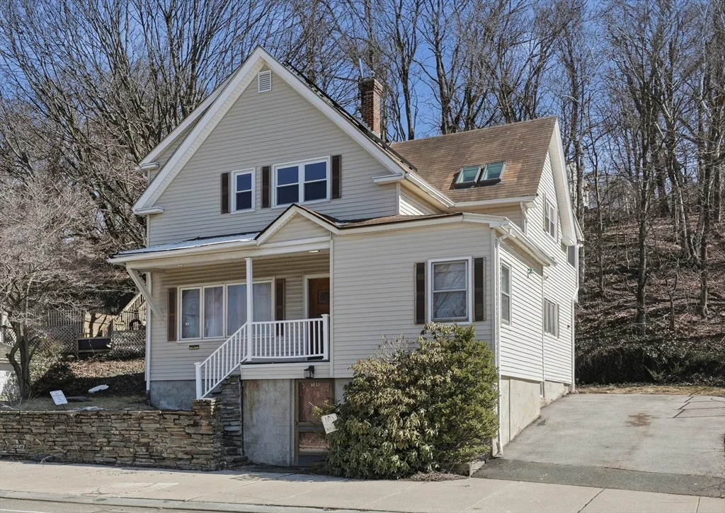 586 Franklin St, Worcester