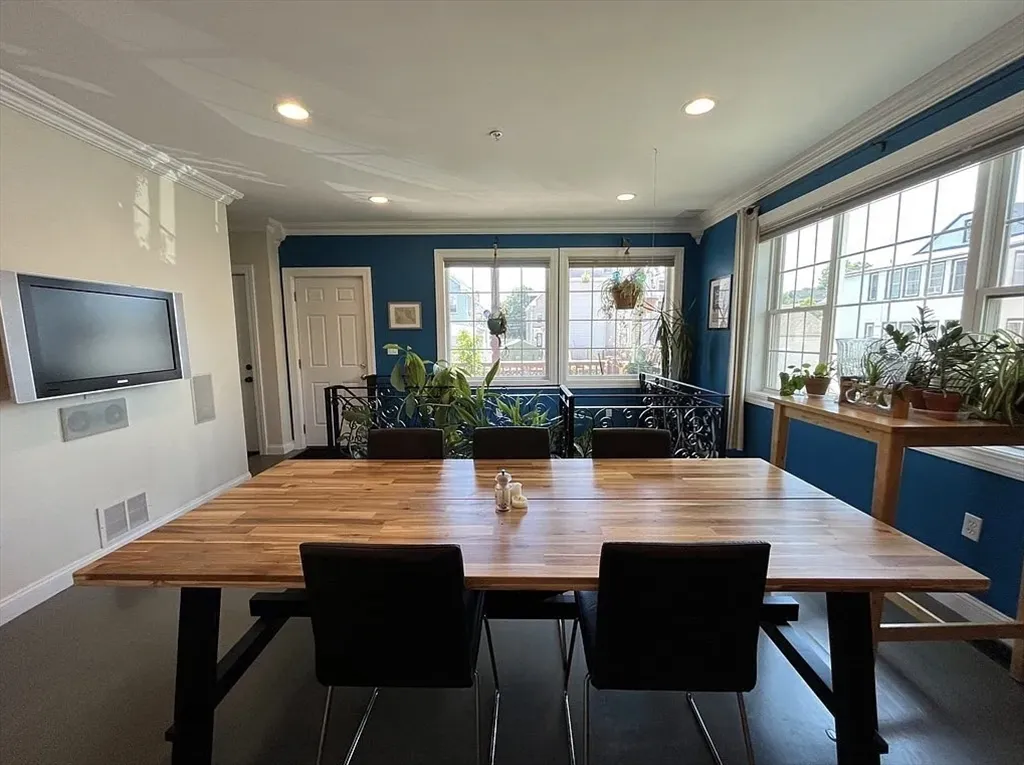 20R Cross St, East Somerville