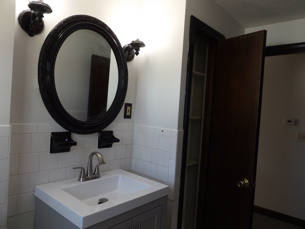 28 Greenwich St, Attleboro