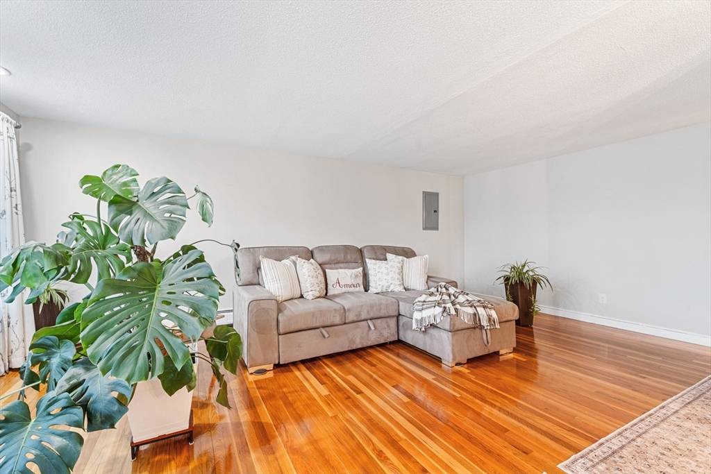 14 Newman St, Revere