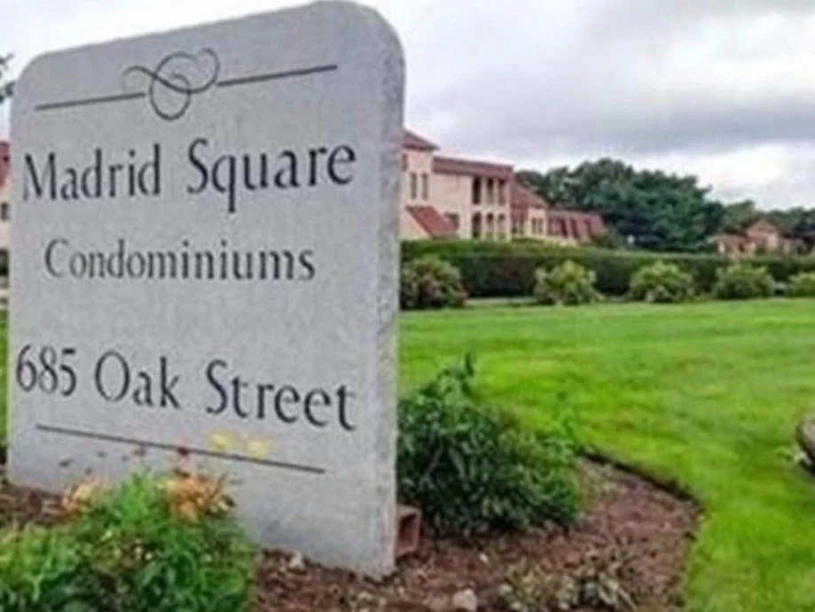 685 Oak St, Brockton