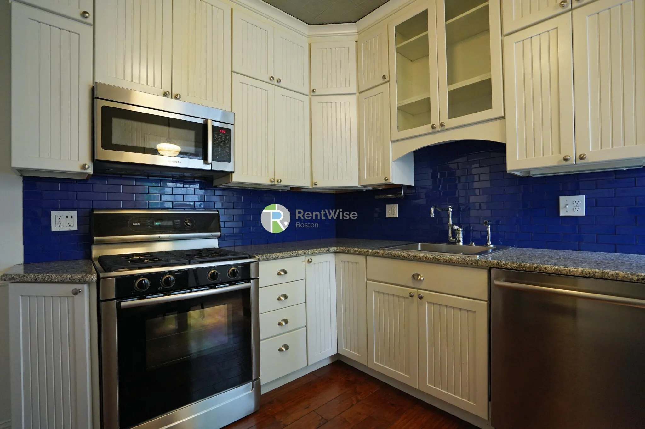 94 Naples Rd, North Brookline