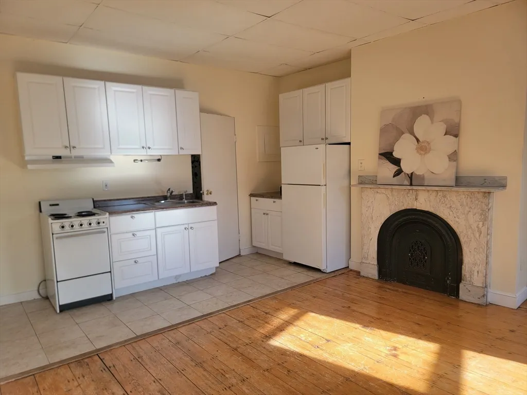 702 Massachusetts Ave, South End