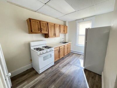 3 bed, 1 bath apartment for rent at 11A Linden St Unit 1, Allston — photo 15 of 17