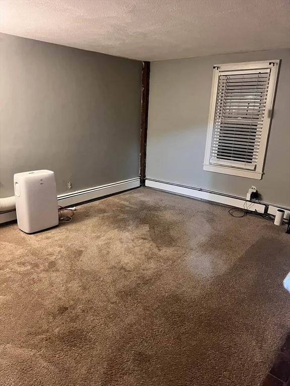 1602 Mammoth Rd, Dracut