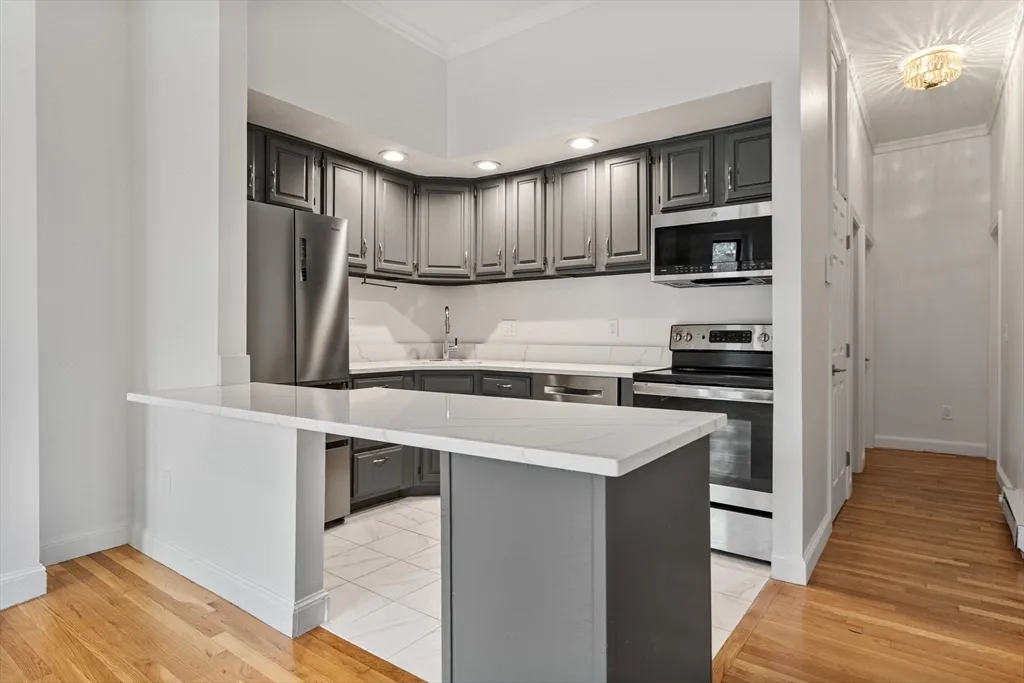 431 Columbus, South End