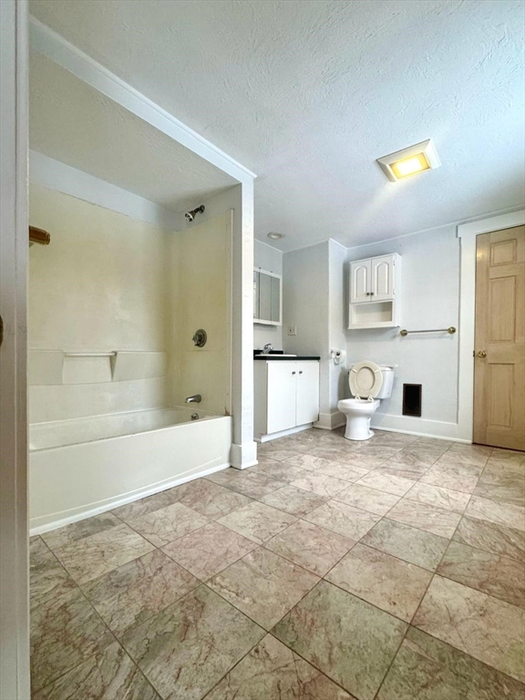 20 S Main St, Ashburnham