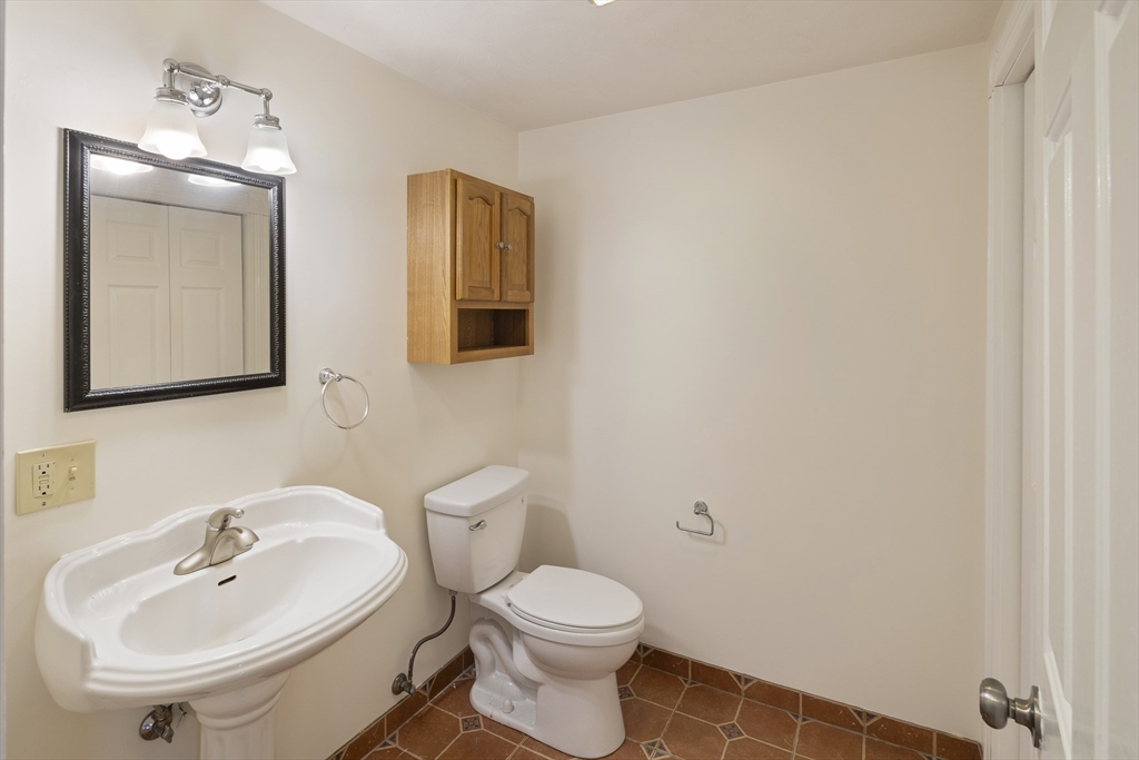 10 Mechanic St, Attleboro