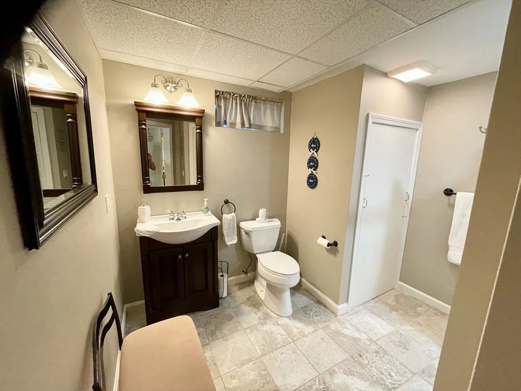 182 Beacon St, South Yarmouth