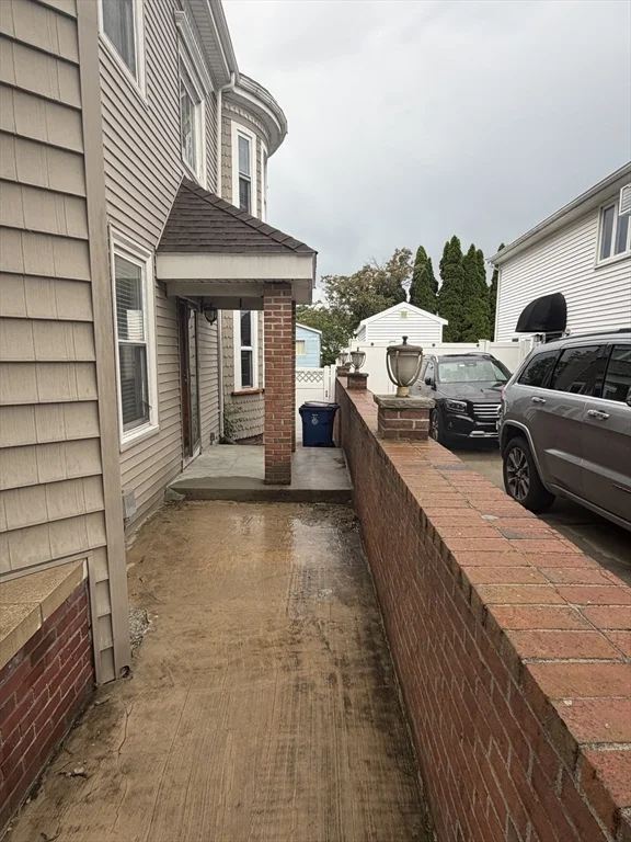 285 Crescent Ave, Beachmont