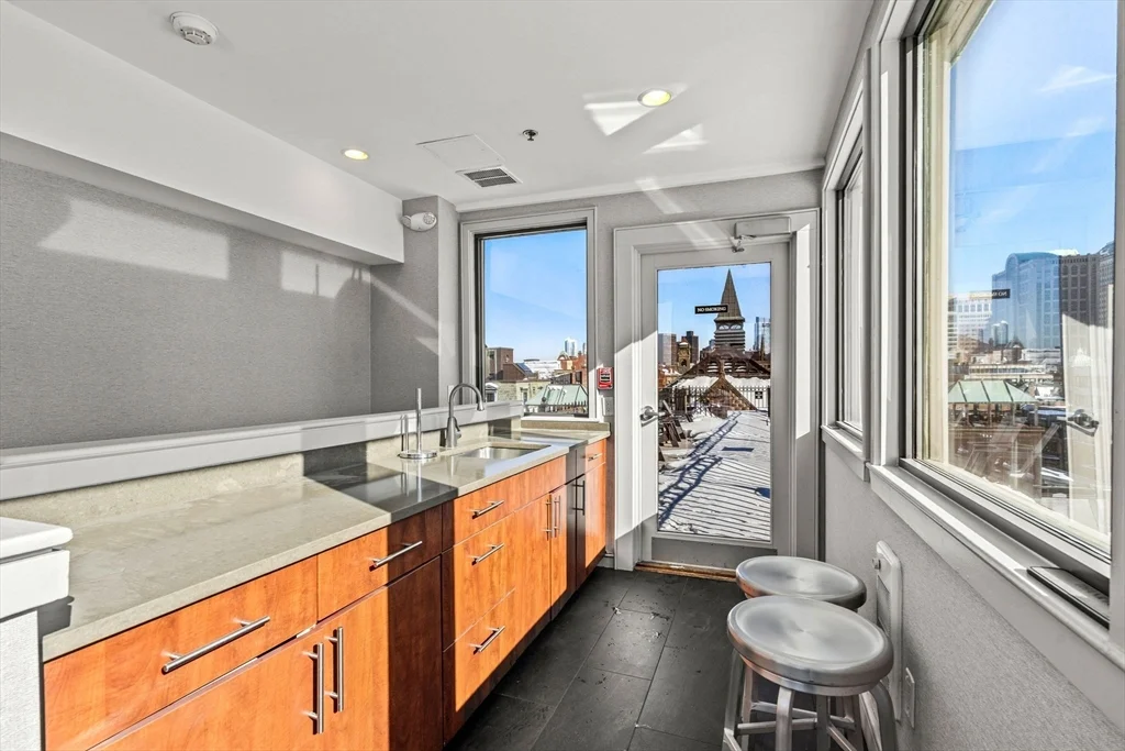 201 Newbury St, Back Bay