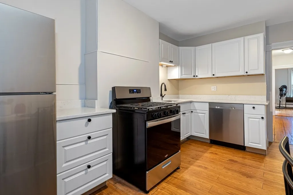 157 Cambridge St, East Cambridge