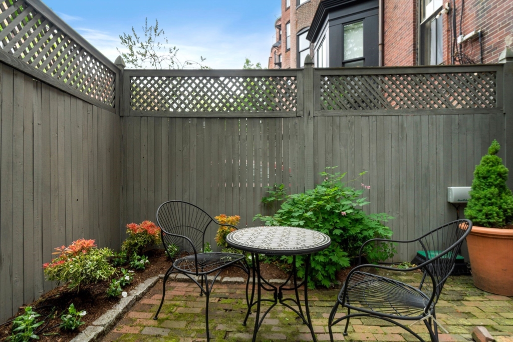 319 Marlborough St, Back Bay