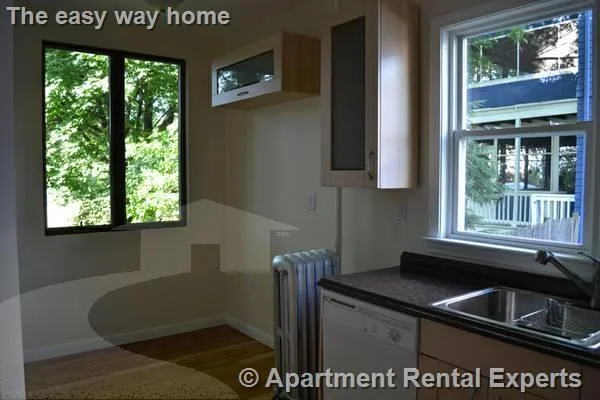 126 Auburn St, Tufts