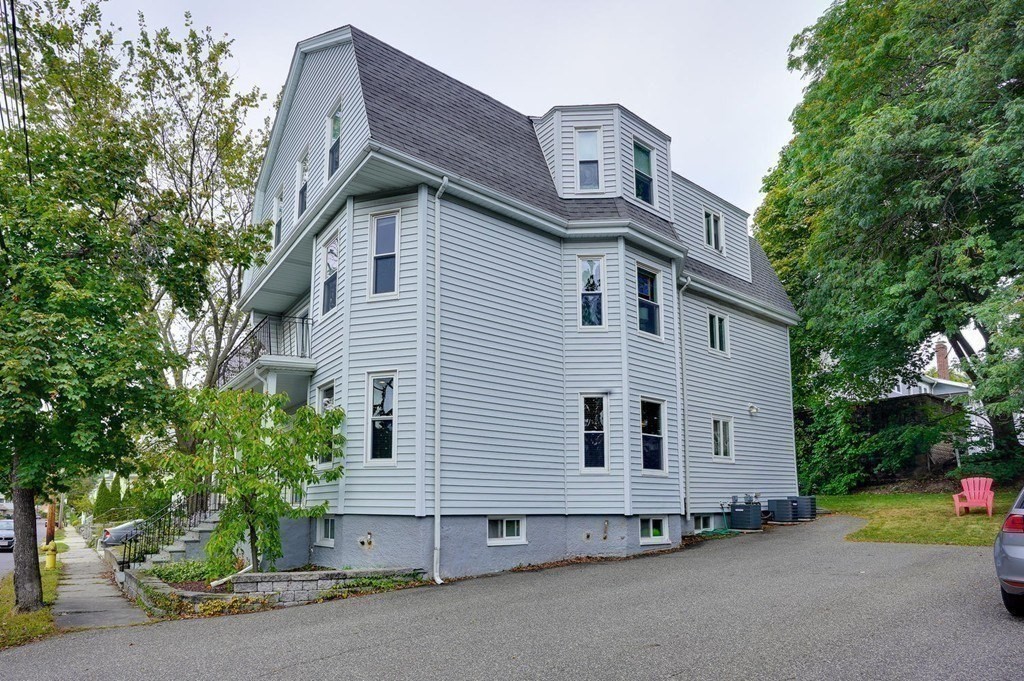 64 Creeley Rd, Belmont